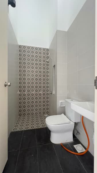 Rumah Berkembar untuk Dijual di Puncak Alam (Selangor) - Azwa Abas - Bathroom - PropertyGuru.com.my