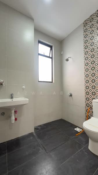 Rumah Berkembar untuk Dijual di Puncak Alam (Selangor) - Azwa Abas - Bathroom - PropertyGuru.com.my