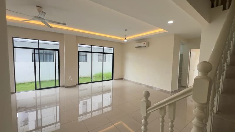 Rumah Berkembar untuk Dijual di Puncak Alam (Selangor) - Azwa Abas - Living Room - PropertyGuru.com.my