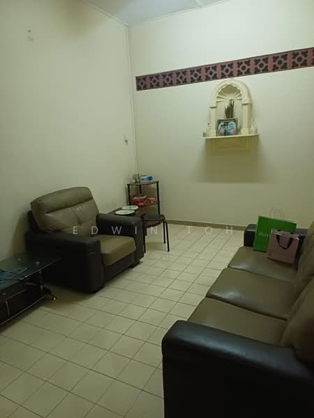 1-storey Terraced House for Sale in Taman Sri Tebrau (Johor Bahru) - Edwin Toh - Living Room - PropertyGuru.com.my