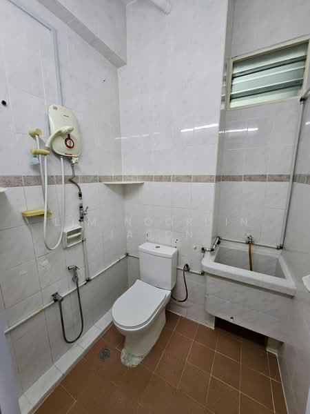 Apartment for Rent at Taman Harmoni - Lim Noordin Jason - Bathroom - PropertyGuru.com.my