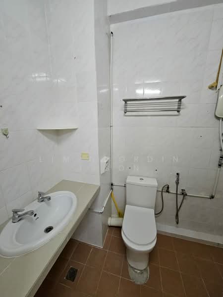 Apartment for Rent at Taman Harmoni - Lim Noordin Jason - Bathroom - PropertyGuru.com.my