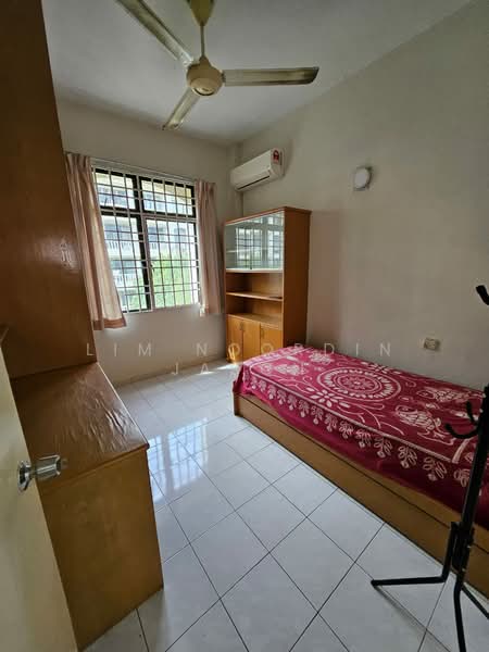Apartment for Rent at Taman Harmoni - Lim Noordin Jason - Bedroom - PropertyGuru.com.my