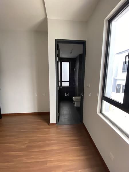 Rumah Teres untuk Dijual di Kajang East (Semenyih) - Syahrim Naim - Bathroom - PropertyGuru.com.my
