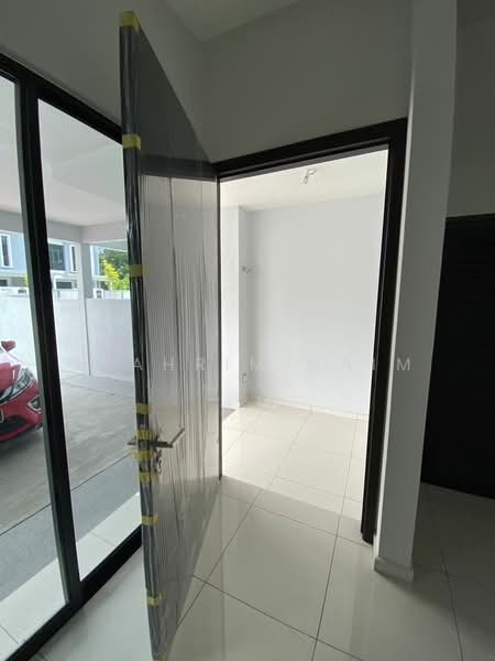 Rumah Teres untuk Dijual di Kajang East (Semenyih) - Syahrim Naim - Entrance - PropertyGuru.com.my