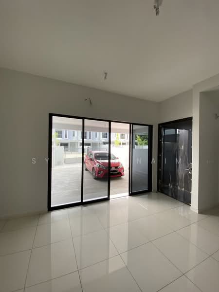 Rumah Teres untuk Dijual di Kajang East (Semenyih) - Syahrim Naim - Living Room - PropertyGuru.com.my