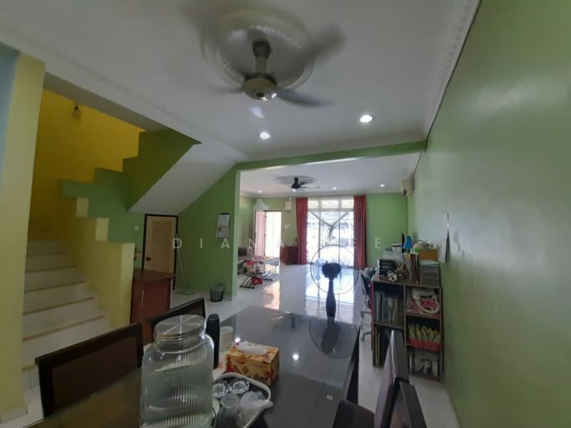Rumah Teres 2 Tingkat untuk Dijual di Bandar Bukit Tinggi 2 (Klang) - Diana See - Living Room - PropertyGuru.com.my