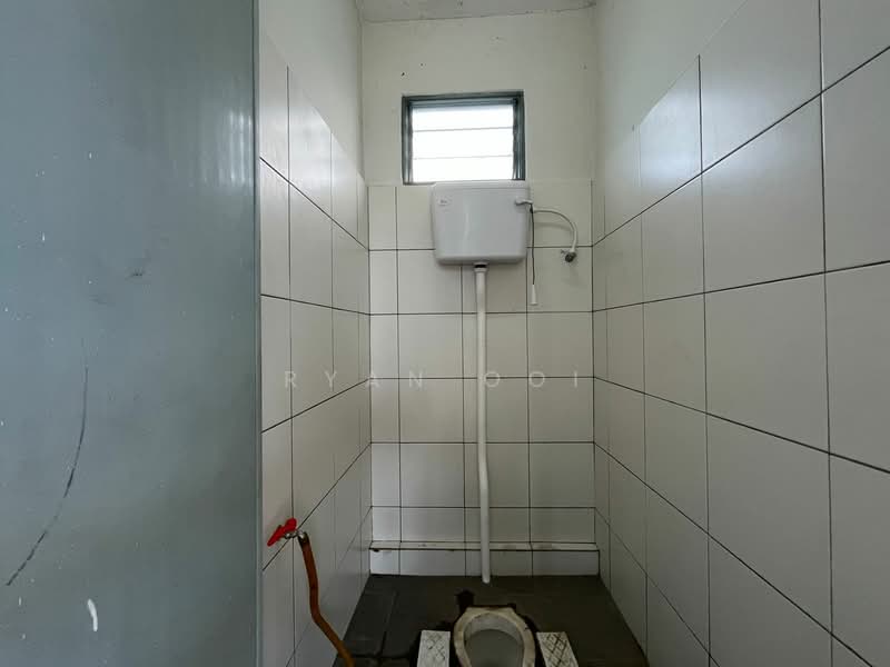 Warehouse for Rent in Mergong (Alor Setar) - Ryan Ooi - Bathroom - PropertyGuru.com.my