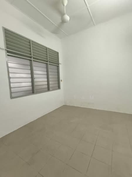 1-storey Terraced House for Rent in Taman Lip Sin (Sungai Dua) - Zane Tam - Interior - PropertyGuru.com.my