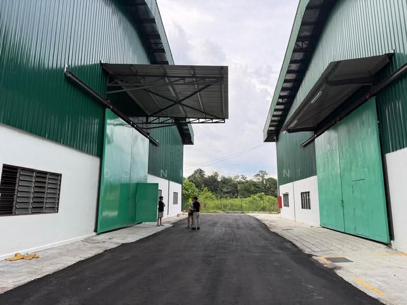 Gudang untuk Disewa di Bandar Utama Batang Kali (Batang Kali) - Dennix Chin - Exterior - PropertyGuru.com.my