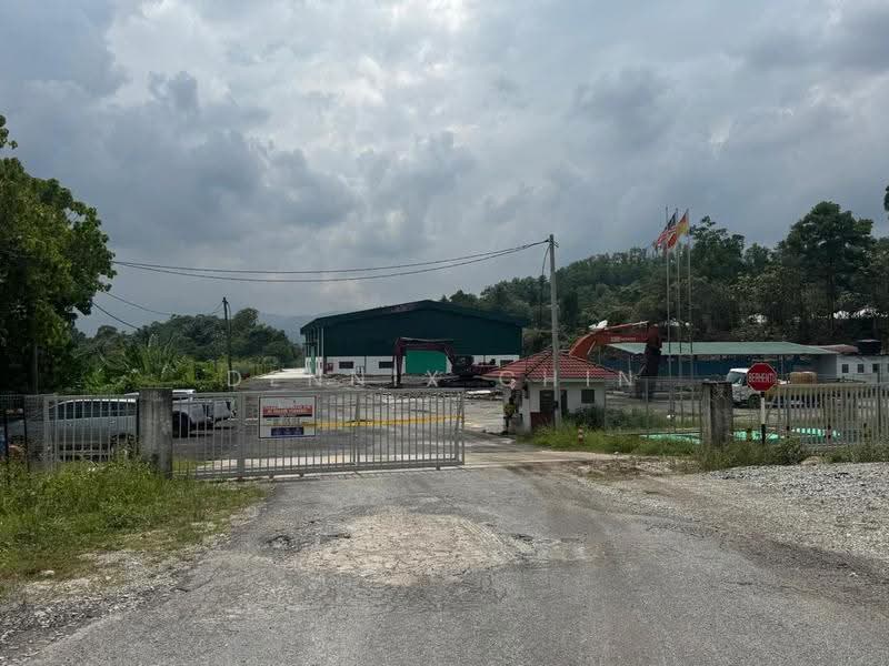 Gudang untuk Disewa di Bandar Utama Batang Kali (Batang Kali) - Dennix Chin - Exterior - PropertyGuru.com.my