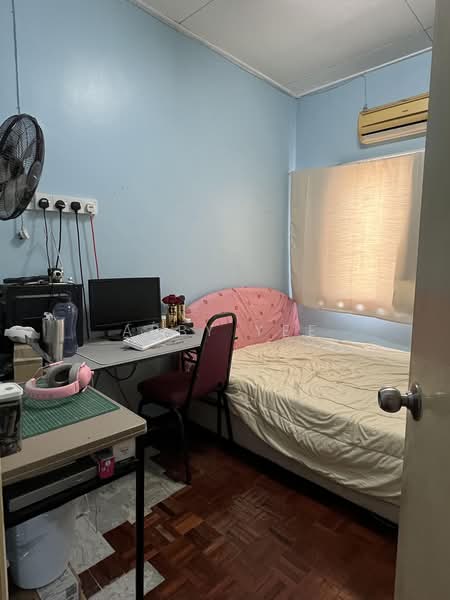 2-storey Terraced House for Sale in Taman Seri Bahagia (Cheras) - Abby Yee - Bedroom - PropertyGuru.com.my