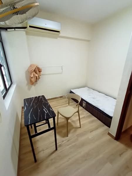 Flat for Rent at Taman Harbour View (Wisma KGN) - Danny Lim - Bedroom - PropertyGuru.com.my