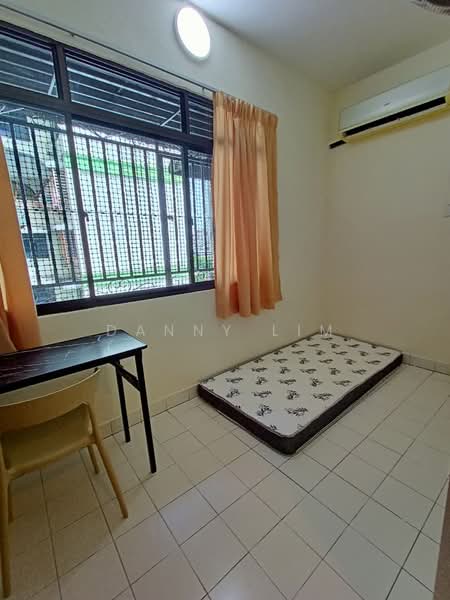 Flat for Rent at Taman Harbour View (Wisma KGN) - Danny Lim - PropertyGuru.com.my