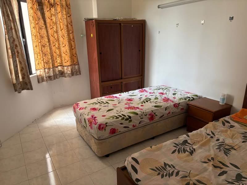Pangsapuri untuk Disewa di Parkview Towers - Ben Hew - Bedroom - PropertyGuru.com.my
