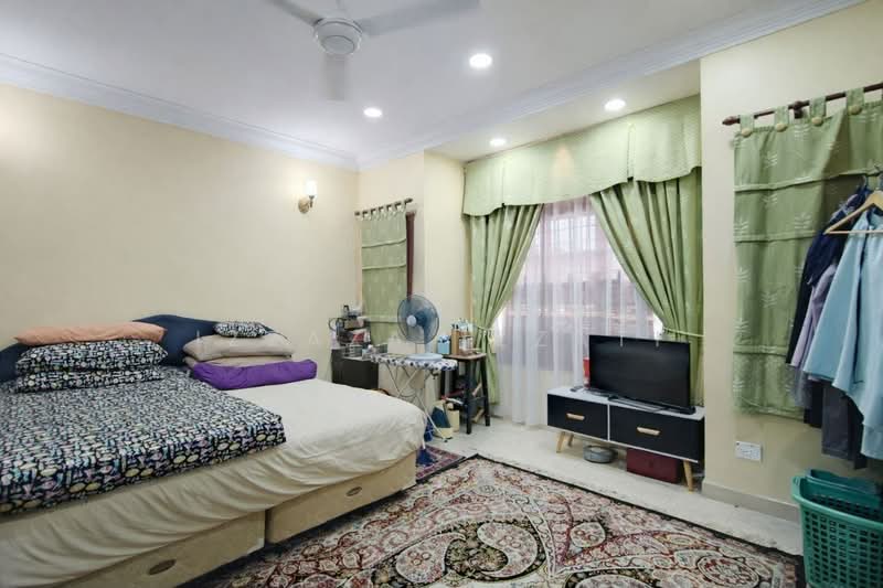 2-storey Terraced House for Rent in Bukit Jelutong (Shah Alam) - Izzaza Izzati - Bedroom - PropertyGuru.com.my