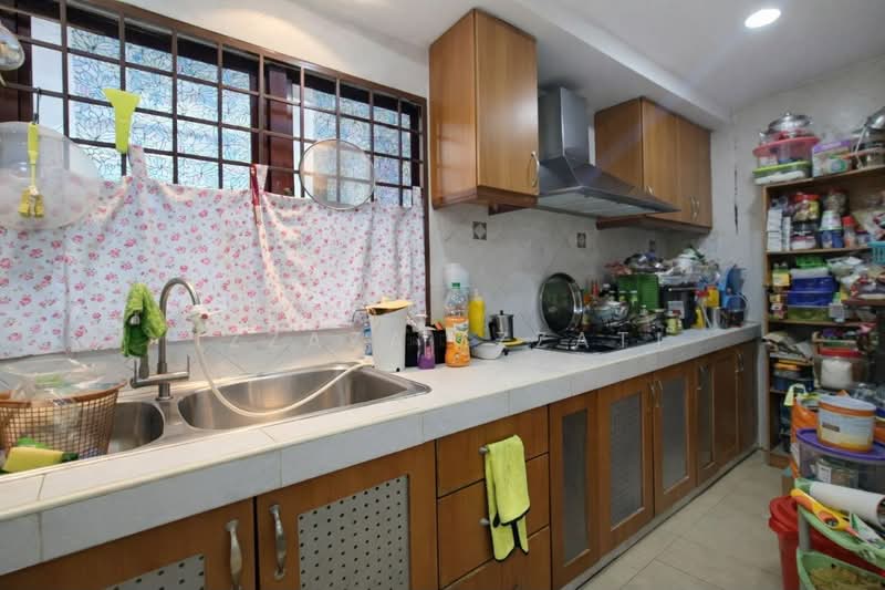 2-storey Terraced House for Rent in Bukit Jelutong (Shah Alam) - Izzaza Izzati - Kitchen - PropertyGuru.com.my