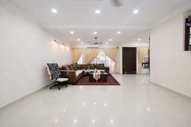 2-storey Terraced House for Rent in Bukit Jelutong (Shah Alam) - Izzaza Izzati - Living Room - PropertyGuru.com.my