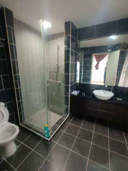 3-storey Terraced House for Sale in Lake Fields (Sungai Besi) - L.T Tan - Bathroom - PropertyGuru.com.my