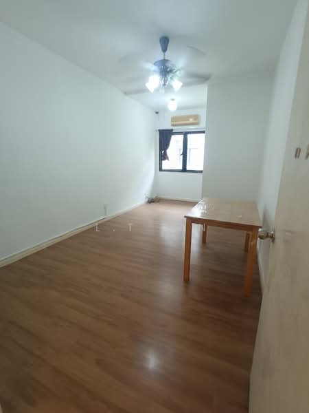 3-storey Terraced House for Sale in Lake Fields (Sungai Besi) - L.T Tan - Interior - PropertyGuru.com.my