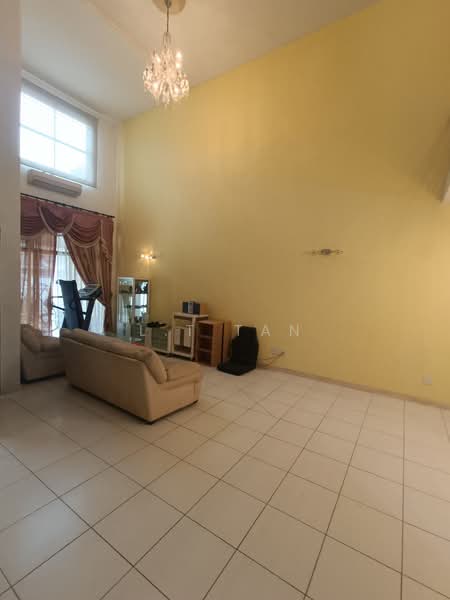 3-storey Terraced House for Sale in Lake Fields (Sungai Besi) - L.T Tan - Living Room - PropertyGuru.com.my