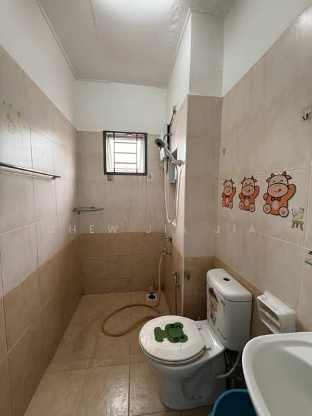 2-storey Terraced House for Sale in Taman Ehsan Jaya (Ulu Tiram) - Chew Jia Jia - Bathroom - PropertyGuru.com.my