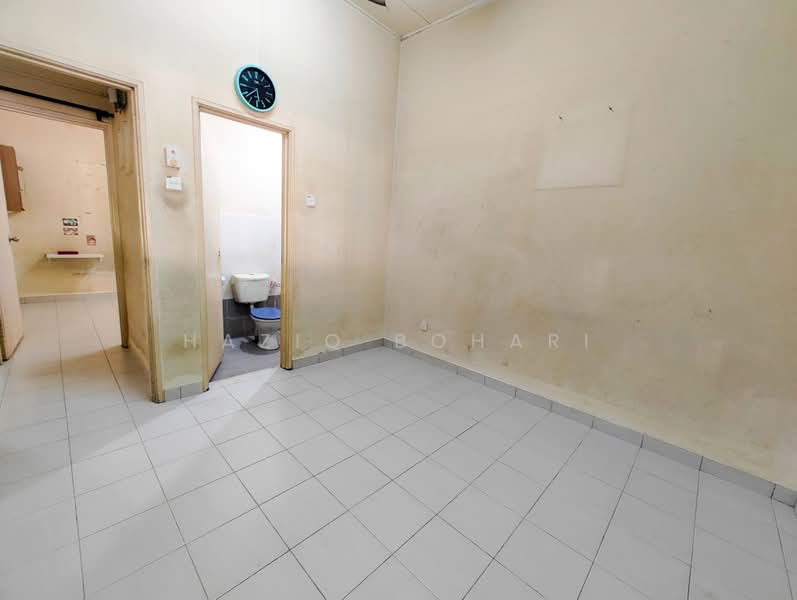 1-storey Terraced House for Sale in Taman Harmonium Utama (Seremban) - Haziq Bohari - Interior - PropertyGuru.com.my