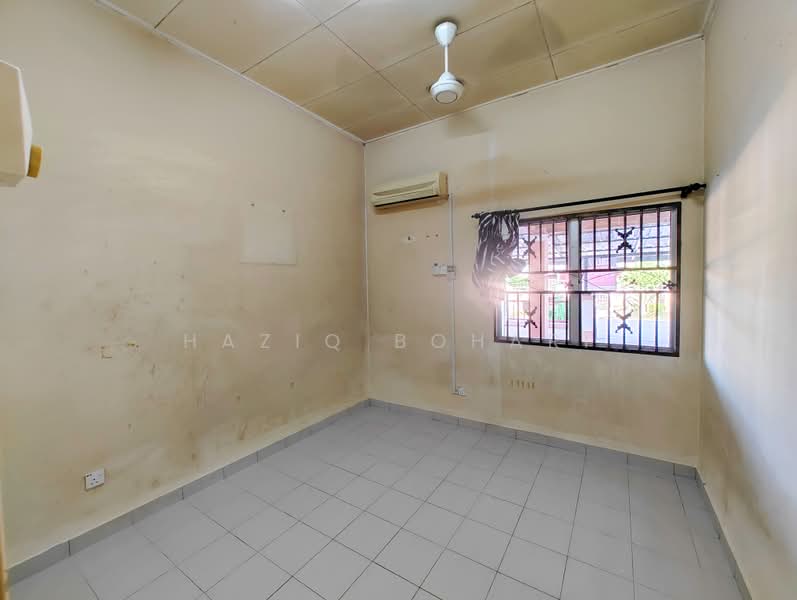 1-storey Terraced House for Sale in Taman Harmonium Utama (Seremban) - Haziq Bohari - Interior - PropertyGuru.com.my