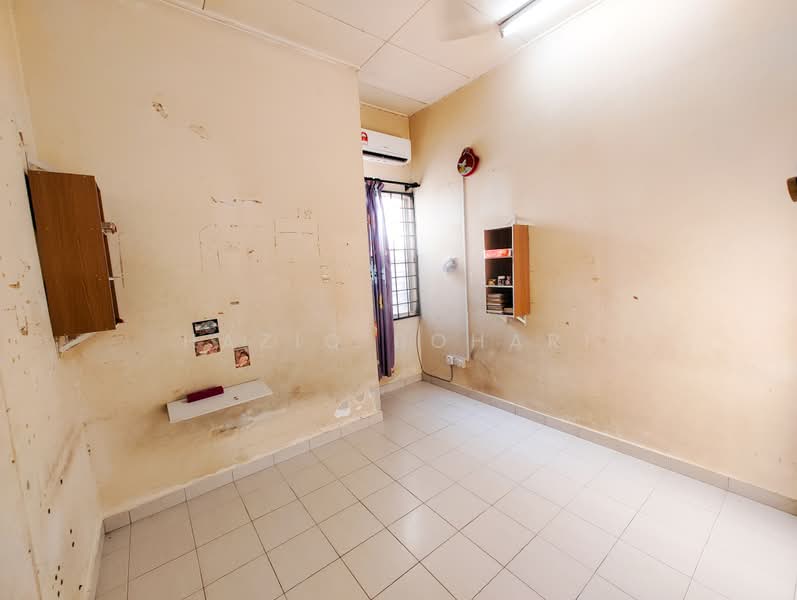 1-storey Terraced House for Sale in Taman Harmonium Utama (Seremban) - Haziq Bohari - Interior - PropertyGuru.com.my