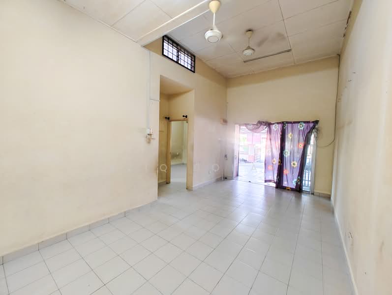 1-storey Terraced House for Sale in Taman Harmonium Utama (Seremban) - Haziq Bohari - Living Room - PropertyGuru.com.my