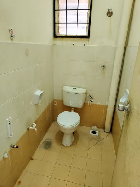 1-storey Terraced House for Sale in Taman Harmonium Utama (Seremban) - Haziq Bohari - Bathroom - PropertyGuru.com.my