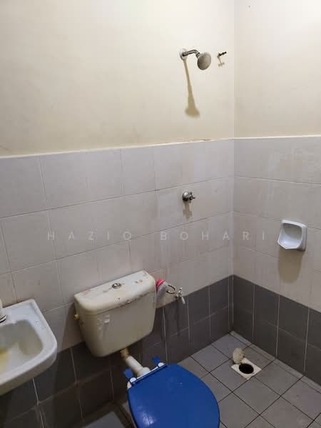 1-storey Terraced House for Sale in Taman Harmonium Utama (Seremban) - Haziq Bohari - Bathroom - PropertyGuru.com.my