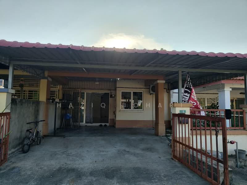 1-storey Terraced House for Sale in Taman Harmonium Utama (Seremban) - Haziq Bohari - Exterior - PropertyGuru.com.my