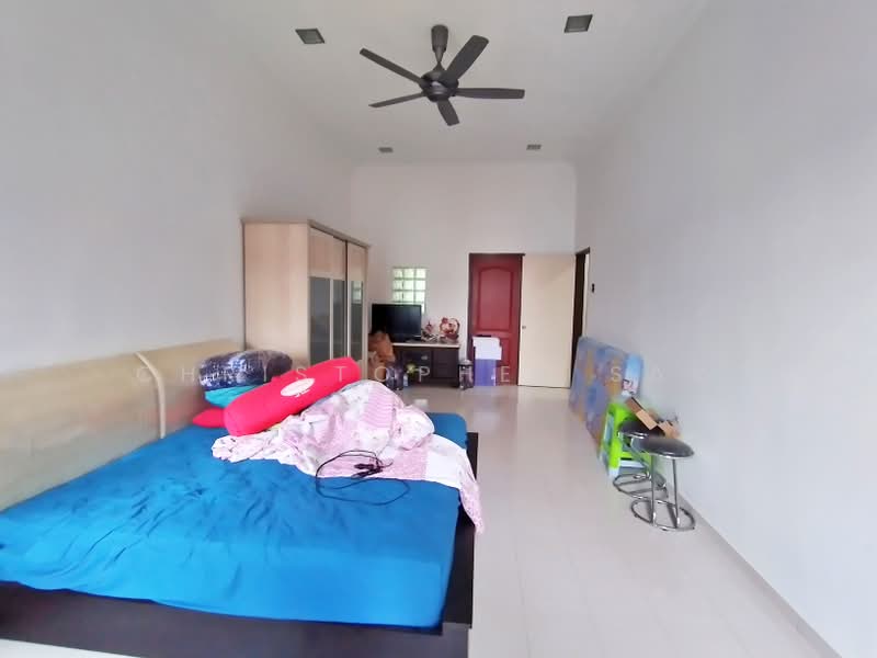 Rumah Teres 2.5 Tingkat untuk Dijual di Serdang (Seri Kembangan) - Christopher Saw - PropertyGuru.com.my