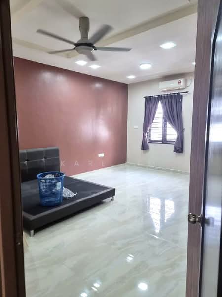 2.5-storey Terraced House for Sale in Taman Kempas Utama (Tebrau) - Karl Lim - Bedroom - PropertyGuru.com.my