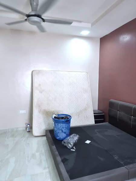 2.5-storey Terraced House for Sale in Taman Kempas Utama (Tebrau) - Karl Lim - Bedroom - PropertyGuru.com.my