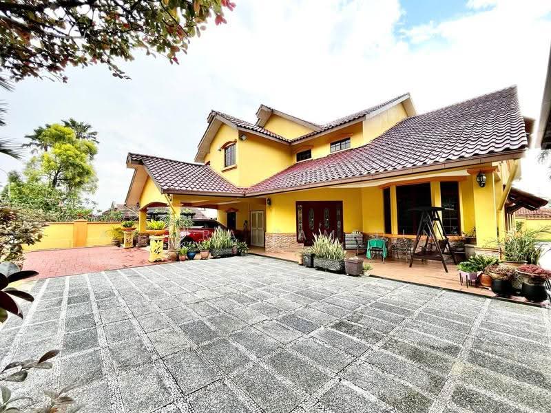 Bungalow House for Sale in Kayangan Heights (Shah Alam) - Adzura Zamedin - Exterior - PropertyGuru.com.my