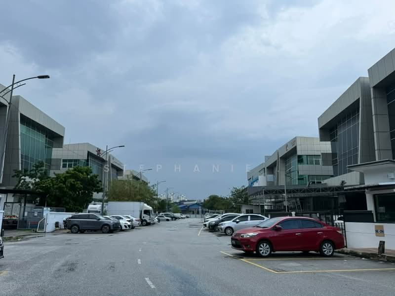 Kilang untuk Disewa di Seksyen 51 (Petaling Jaya) - Stephanie . - Exterior - PropertyGuru.com.my