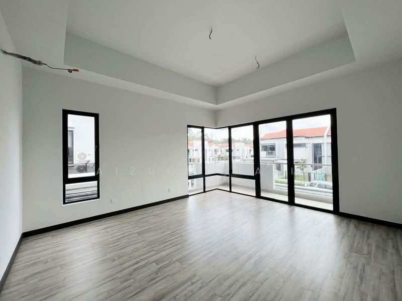 Semi-Detached House for Sale in Bukit Bandaraya (Shah Alam) - Aizuddin Ali - Living Room - PropertyGuru.com.my