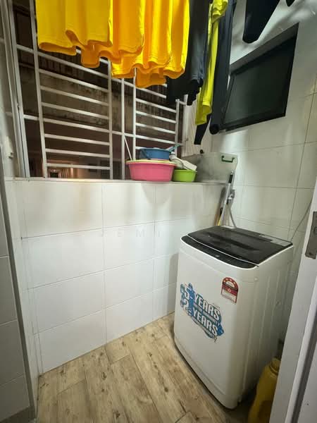 Apartment for Sale at Sky Garden Residences - Jemie . - Balcony - PropertyGuru.com.my