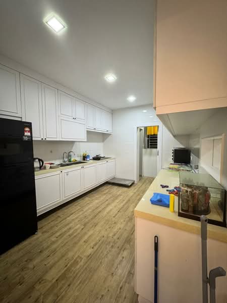 Apartment for Sale at Sky Garden Residences - Jemie . - Kitchen - PropertyGuru.com.my