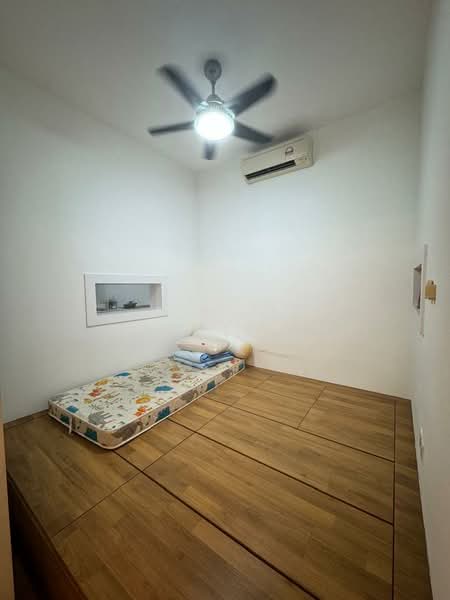 Apartment for Sale at Sky Garden Residences - Jemie . - PropertyGuru.com.my