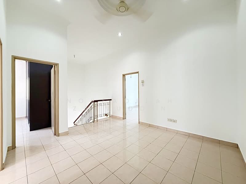 Rumah Teres 2 Tingkat untuk Dijual di Puncak Alam (Selangor) - NORFADILAH ZAINUDDIN - Living Room - PropertyGuru.com.my