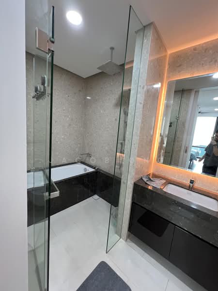 Servis Apartment untuk Disewa di Pavilion Damansara Heights - Jacob Ong - Bathroom - PropertyGuru.com.my