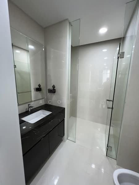 Servis Apartment untuk Disewa di Pavilion Damansara Heights - Jacob Ong - Bathroom - PropertyGuru.com.my