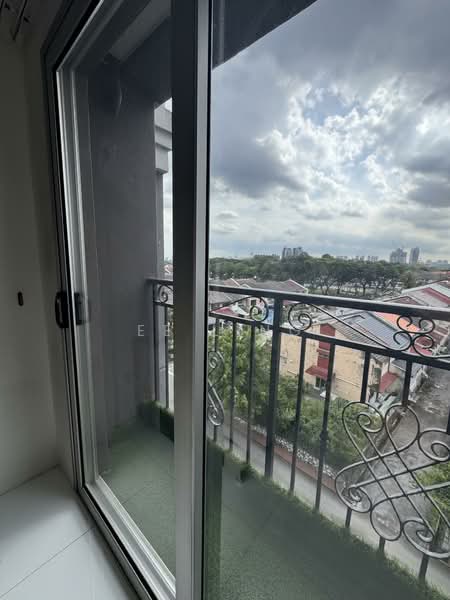 Condominium for Sale at Ken Damansara - EE Ling - sound proof sliding glass door - PropertyGuru.com.my