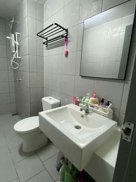 Servis Apartment untuk Disewa di E'Island Lake Haven - Alex Ho - Bathroom - PropertyGuru.com.my