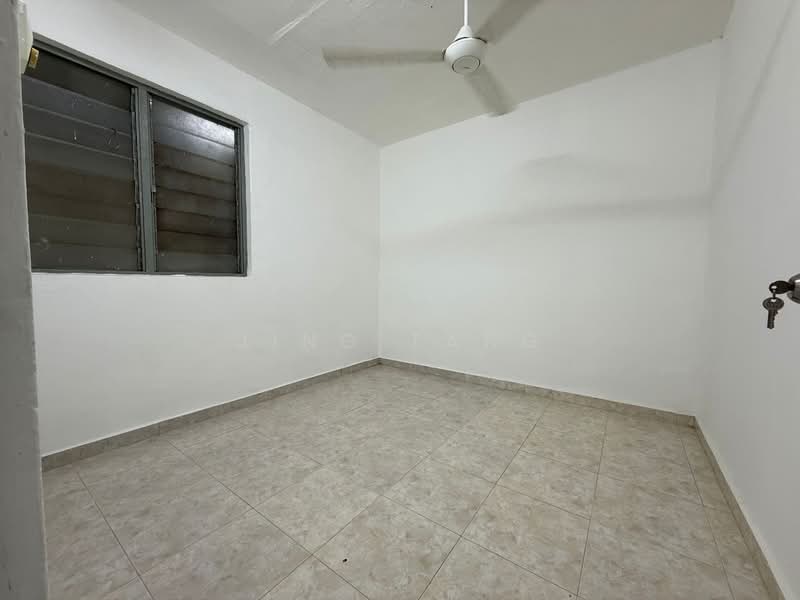 Flat for Sale at Flat Taman Ungku Tun Aminah - Jing Tang - PropertyGuru.com.my