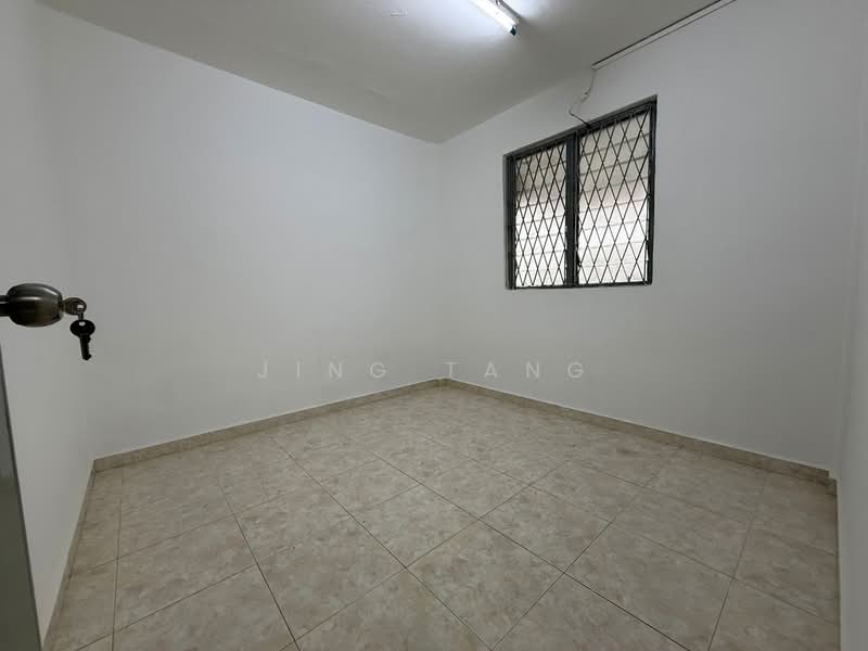 Flat for Sale at Flat Taman Ungku Tun Aminah - Jing Tang - PropertyGuru.com.my