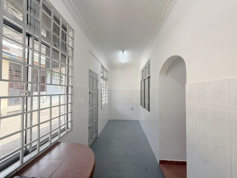 Rumah Teres 1 Tingkat untuk Dijual di Taman Universiti (Skudai) - Ace Tan - Kitchen - PropertyGuru.com.my
